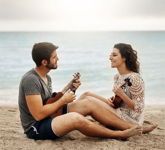 Sol y paseo de nubes con temperaturas en ascenso. Maana har ms calor. Dominic & Josette Aunque con algunas nubes decorativas, hoy vamos a tener un da bsicamente soleado. Y eso es lo que nos van a cantar una simptica pareja con su "sunny day" (da soleado) desde las fantstica playa de Miami.