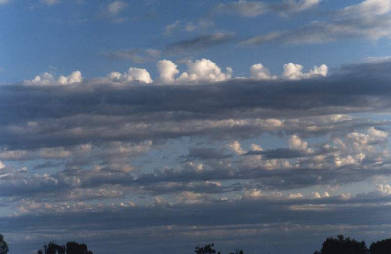 Пелена на небе. Altocumulus castellanus. Высокослоистыеслоистые облака. Высокослоистые облака Altostratus. Слоисто Кучевые чечевицеобразные.